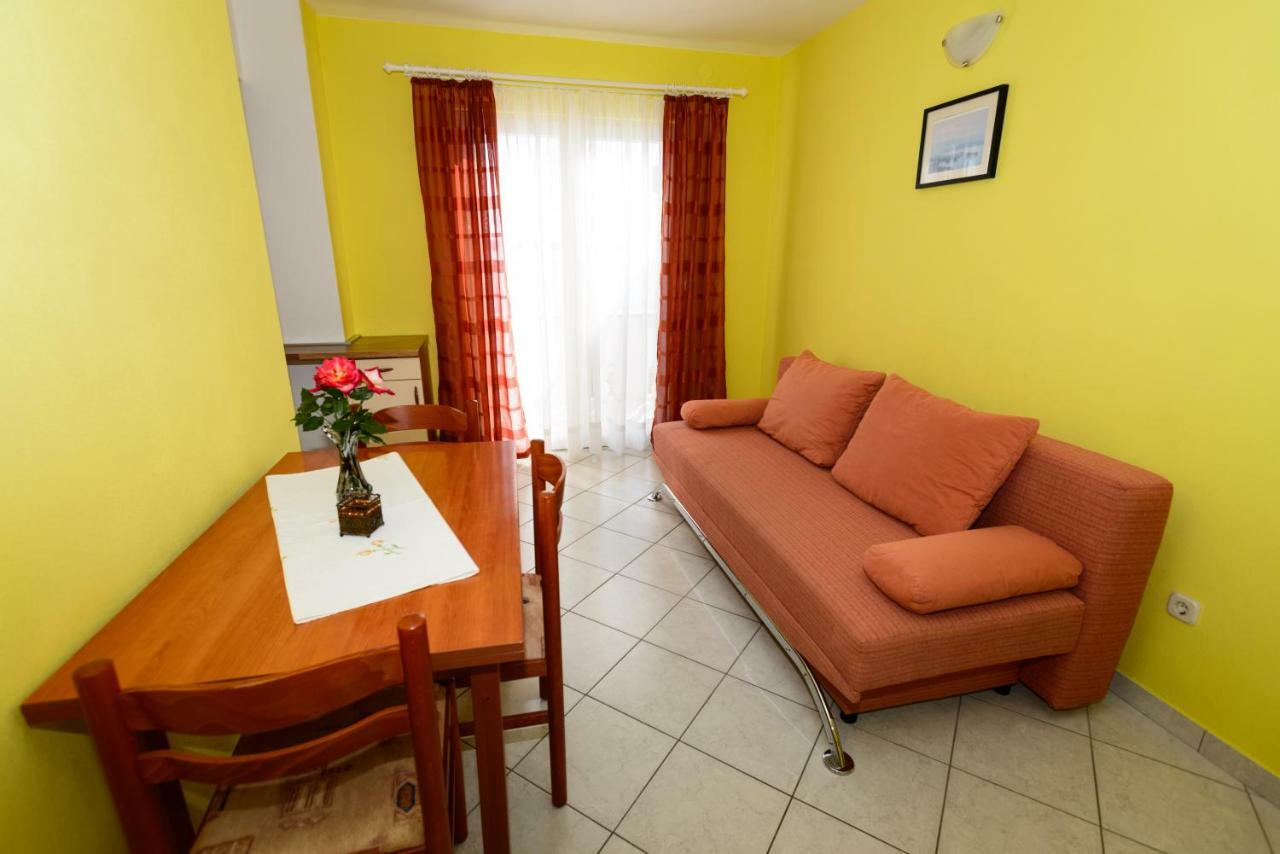 Apartments Maris Starigrad Paklenica Buitenkant foto